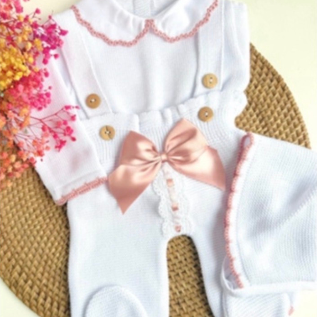 Peto Adriana - Ropa para Bebés - Vestidos Tejidos