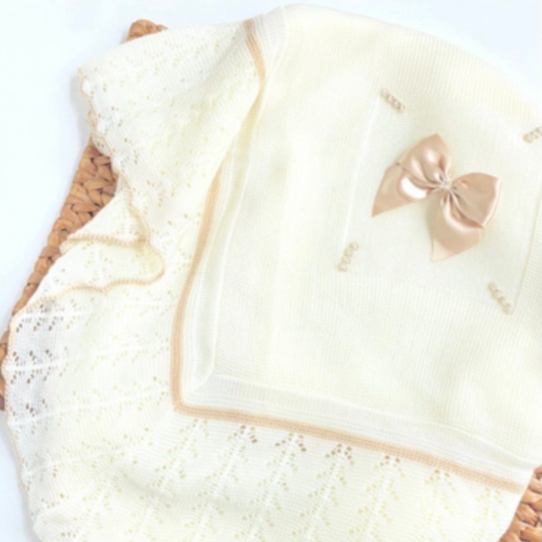 Toquilla Pétalo - Knitted Shawl